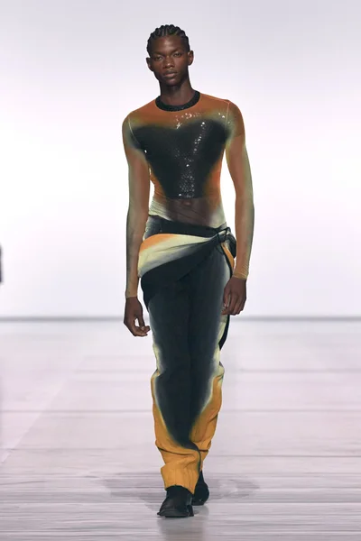 Look 19